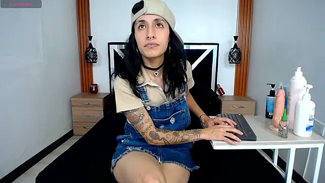 FRANCESCA LOVE  online show from 12, 3, 2026