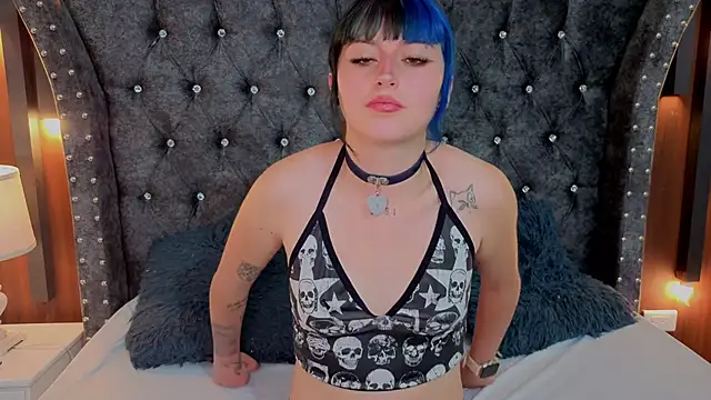 Snapshot of OliviaBonnie chatting on 8, 2, 2026 OliviaBonnie online show from 8, 2, 2026