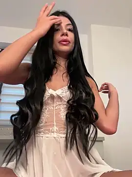 Snapshot of VivienDiamond chatting on 9, 2, 2026 VivienDiamond online show from 9, 2, 2026