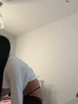 Snapshot of VivienDiamond chatting on 12, 2, 2026 VivienDiamond online show from 12, 2, 2026