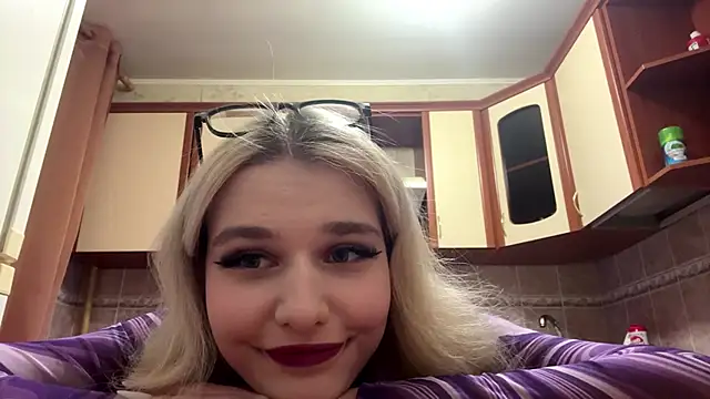 Snapshot of MiaBerlateen chatting on 9, 2, 2026 MiaBerlateen online show from 9, 2, 2026