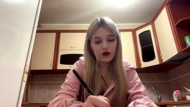 Snapshot of MiaBerlateen chatting on 13, 2, 2026 MiaBerlateen online show from 13, 2, 2026