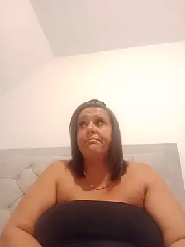 Snapshot of louisa36 chatting on 19, 6, 2026 louisa36 online show from 19, 6, 2026