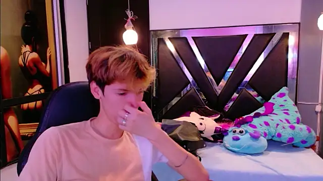 Liam Green1 online show from 11, 2, 2026