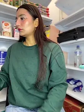 Snapshot of -BabyLuna chatting on 9, 4, 2026 -BabyLuna online show from 9, 4, 2026