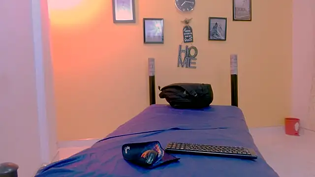 sexiempoderada18 online show from 12, 3, 2026