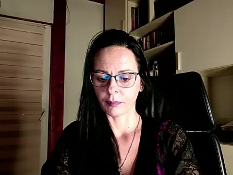 MiriamDelyn online show from 12, 2, 2026