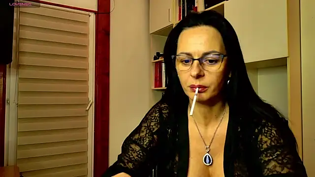 MiriamDelyn online show from 28, 2, 2026