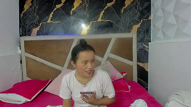 Kimmy london19 online show from 13, 4, 2026