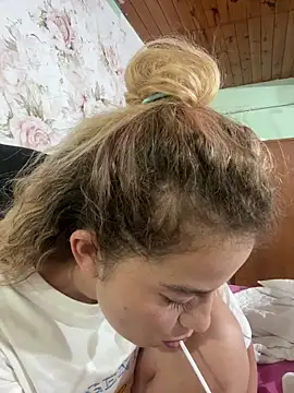 Snapshot of AriBeautiful chatting on 2, 3, 2026 AriBeautiful online show from 2, 3, 2026