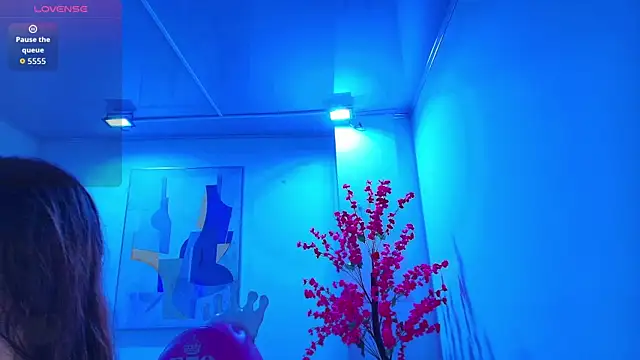 Chloe dolly online show from 25, 3, 2026