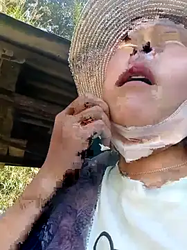 Snapshot of Yiyoongg chatting on 15, 2, 2026 Yiyoongg online show from 15, 2, 2026