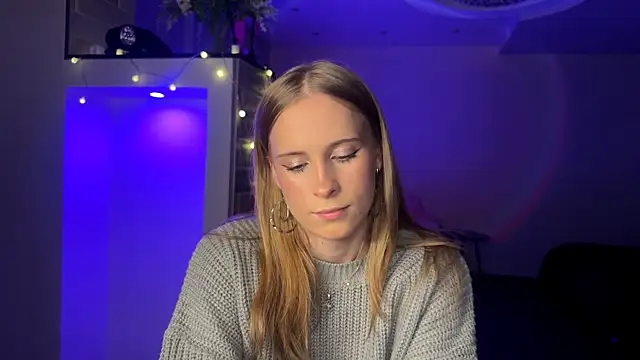 Snapshot of amily_sunray chatting on 3, 8, 2026 amily sunray online show from 3, 8, 2026
