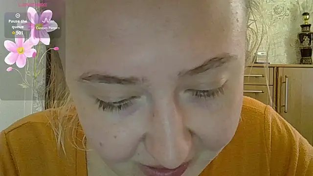 CurvyWild Lady30 online show from 12, 4, 2026