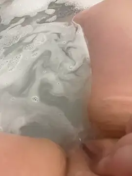 Snapshot of Piper_Milf_36 chatting on 1, 3, 2026 Piper Milf 36 online show from 1, 3, 2026