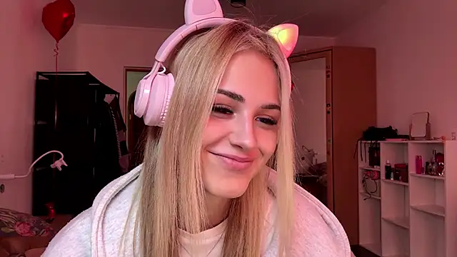 Snapshot of Evva_mayy chatting on 19, 2, 2026 Evva mayy online show from 19, 2, 2026