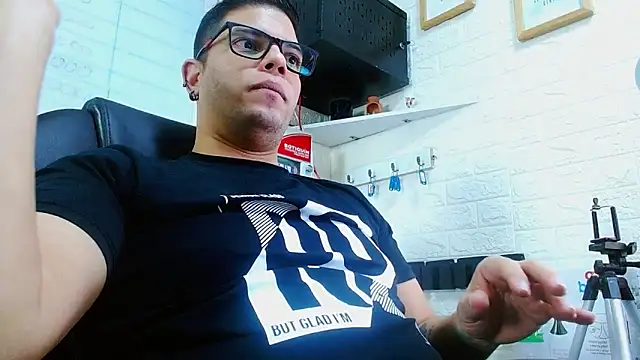 anndyhardy15 online show from 31, 3, 2026