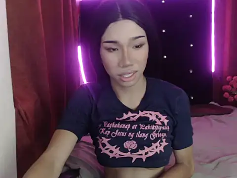 Queenoflustx online show from 3, 5, 2026