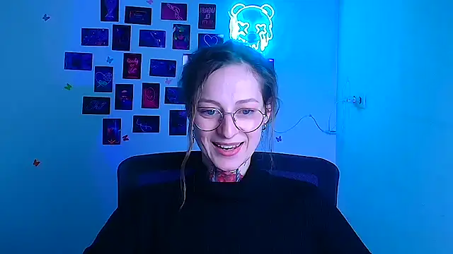 Esmi Winter online show from 13, 3, 2026