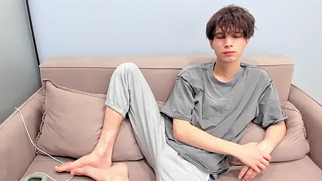 Snapshot of Ur_NextDoor_Boy chatting on 17, 2, 2026 Ur NextDoor Boy online show from 17, 2, 2026