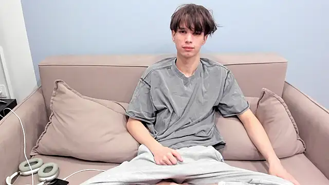 Snapshot of Ur_NextDoor_Boy chatting on 20, 2, 2026 Ur NextDoor Boy online show from 20, 2, 2026