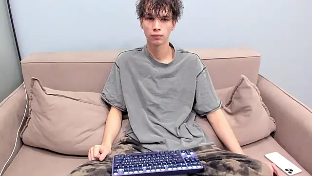 Snapshot of Ur_NextDoor_Boy chatting on 22, 2, 2026 Ur NextDoor Boy online show from 22, 2, 2026