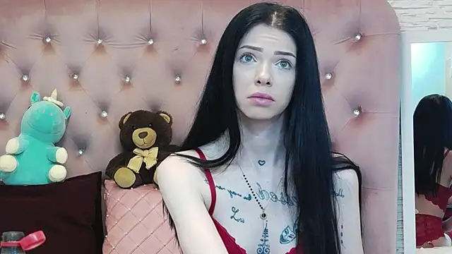 PeachyElla26 online show from 11, 2, 2026