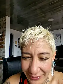 Everlyn sexx online show from 19, 7, 2026