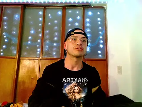 Snapshot of DanniHotBoy02 chatting on 11, 2, 2026 DanniHotBoy02 online show from 11, 2, 2026