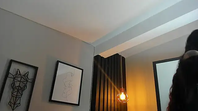 Lanadelrey 1 online show from 12, 4, 2026