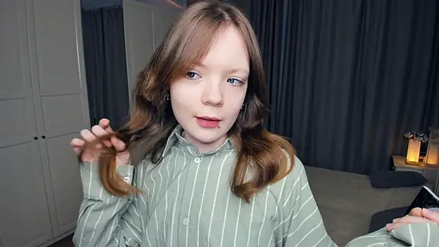 Snapshot of LavenderMitten chatting on 27, 2, 2026 LavenderMitten online show from 27, 2, 2026