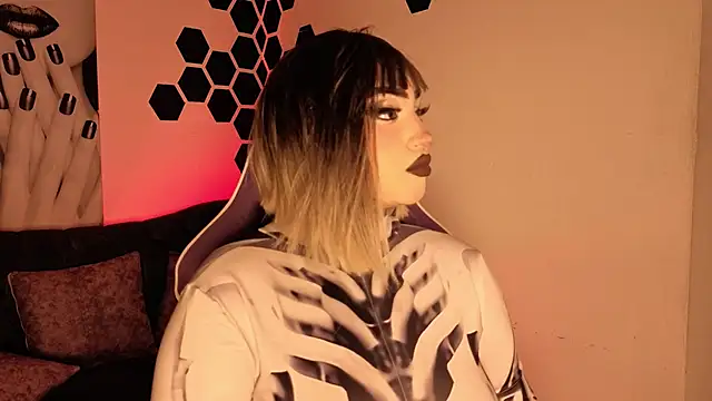 Snapshot of meowboo chatting on 12, 2, 2026 meowboo online show from 12, 2, 2026