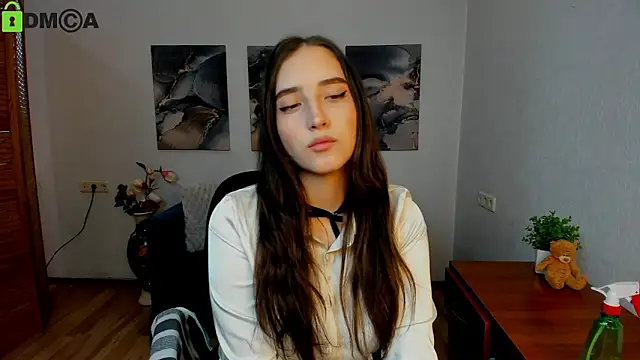 Effy Royse online show from 5, 3, 2026