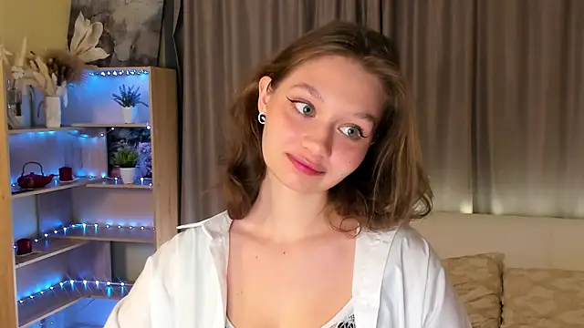 Snapshot of HolliBillig chatting on 14, 4, 2026 HolliBillig online show from 14, 4, 2026