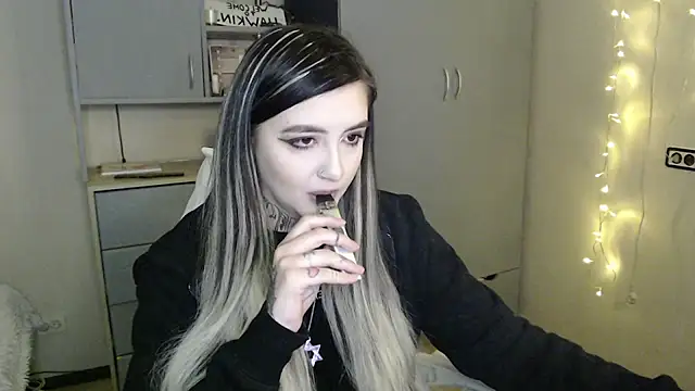 Rin Tozier online show from 5, 3, 2026