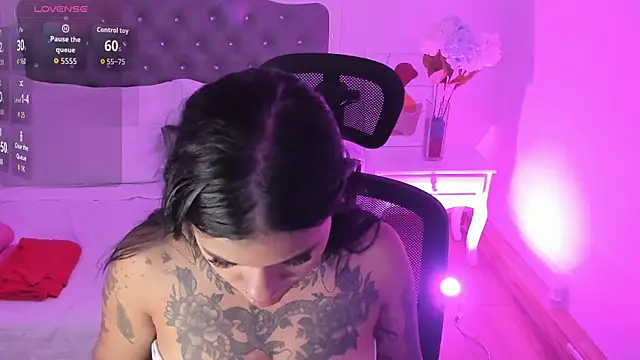 Snapshot of Aisha_Haddad chatting on 19, 2, 2026 Aisha Haddad online show from 19, 2, 2026