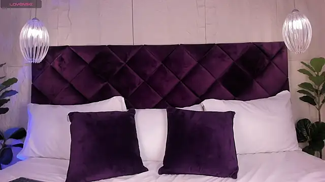 KittyLyne  online show from 2, 4, 2026