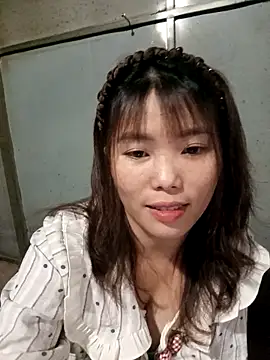 Girl-crazy1 online show from 7, 3, 2026