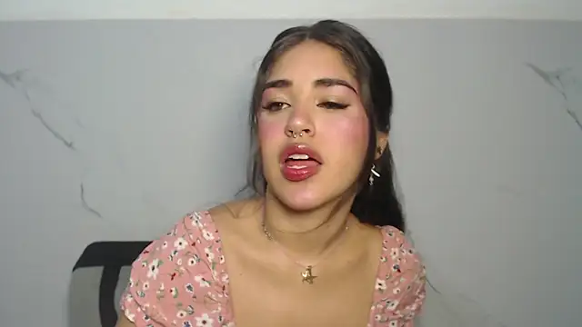 Snapshot of melodyphillips_2_ chatting on 11, 5, 2026 melodyphillips 2 online show from 11, 5, 2026