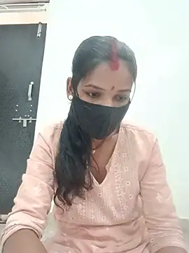 Snapshot of Desi_Couple_P chatting on 15, 7, 2026 Desi Couple P online show from 15, 7, 2026