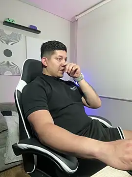 Snapshot of _robertobaggioo chatting on 21, 2, 2026 robertobaggioo online show from 21, 2, 2026