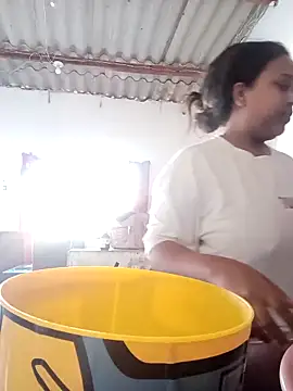 PerlaCurvasgrandes online show from 17, 2, 2026