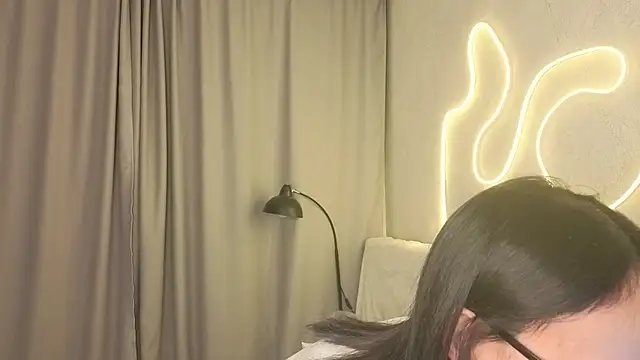 Snapshot of BeatrisRosel chatting on 19, 2, 2026 BeatrisRosel online show from 19, 2, 2026