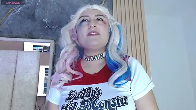 Hazumi Tsu online show from 27, 4, 2026