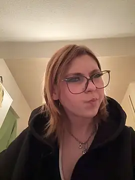 Milli-Kiss online show from 6, 4, 2026