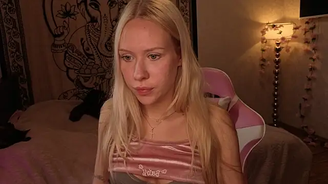Snapshot of pureeangel chatting on 2, 6, 2026 pureeangel online show from 2, 6, 2026