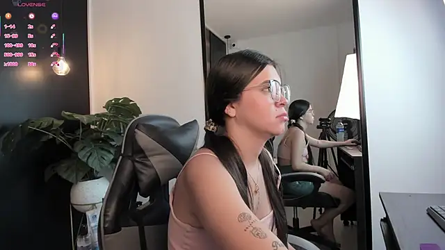 eva swan  online show from 13, 5, 2026