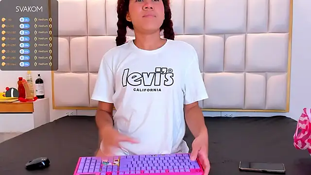 Violetta-foxx online show from 7, 6, 2026