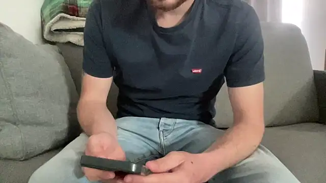 lechouilleur44 online show from 21, 4, 2026