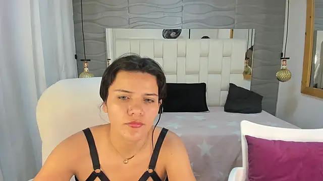 Veyra sereny online show from 3, 3, 2026